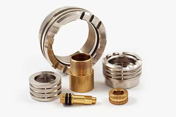 Dáváme kovům a plastům tvar