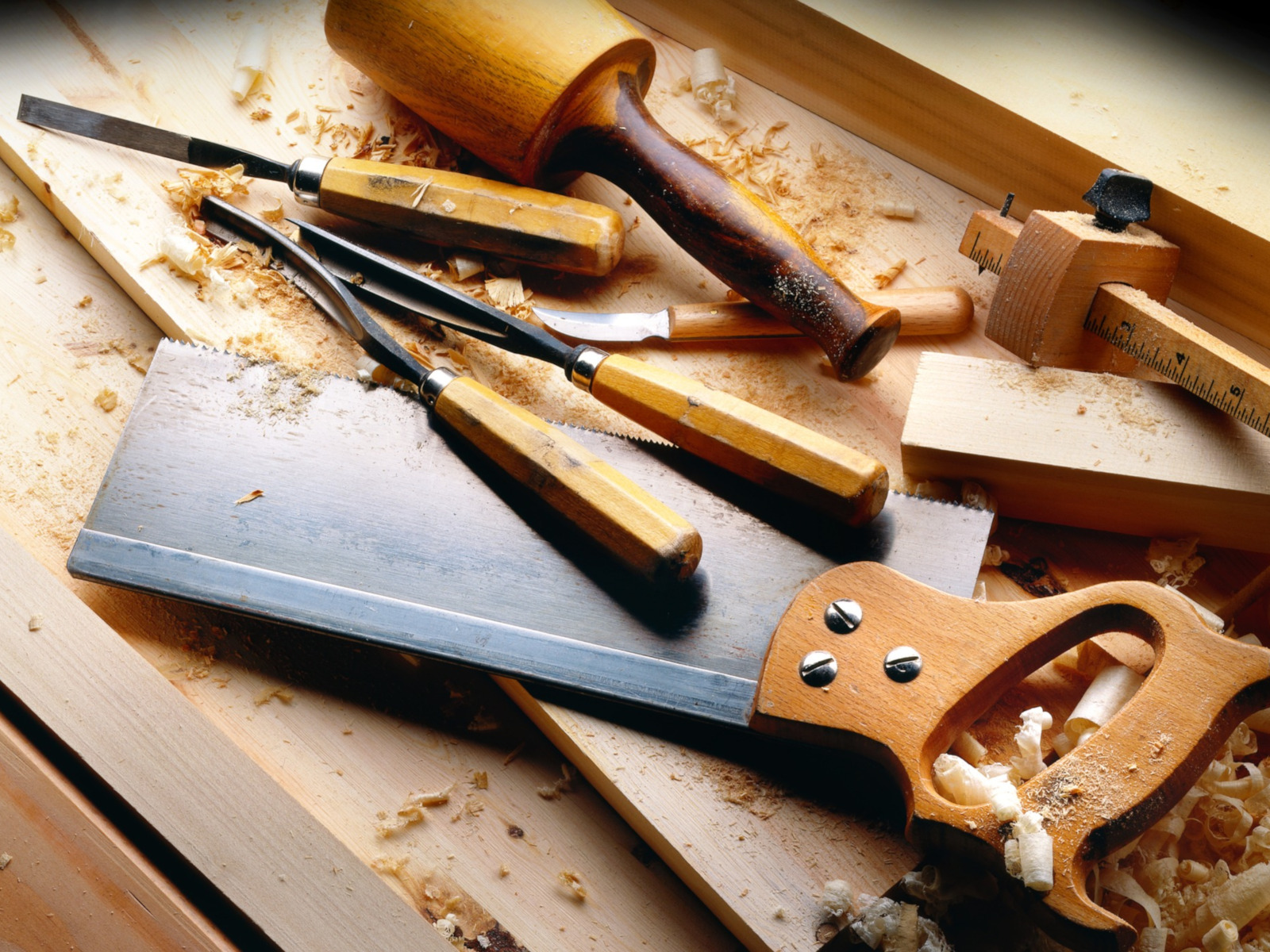 Pevný nábytek dělají kvalitní lamely