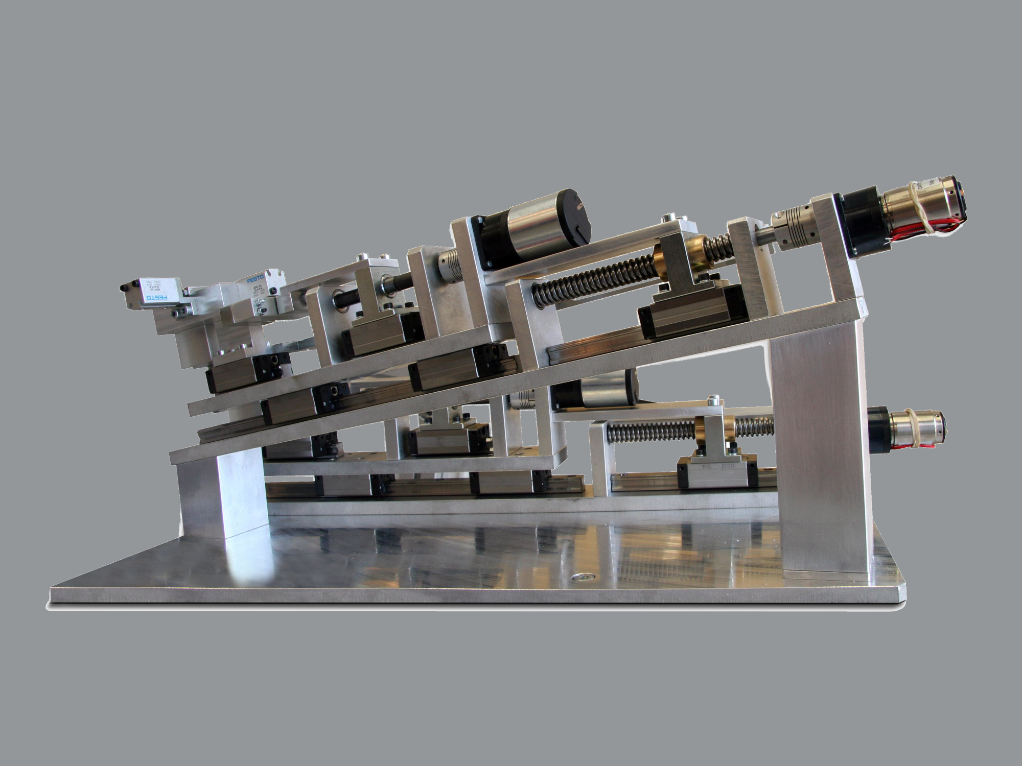 CNC i konvenční frézky