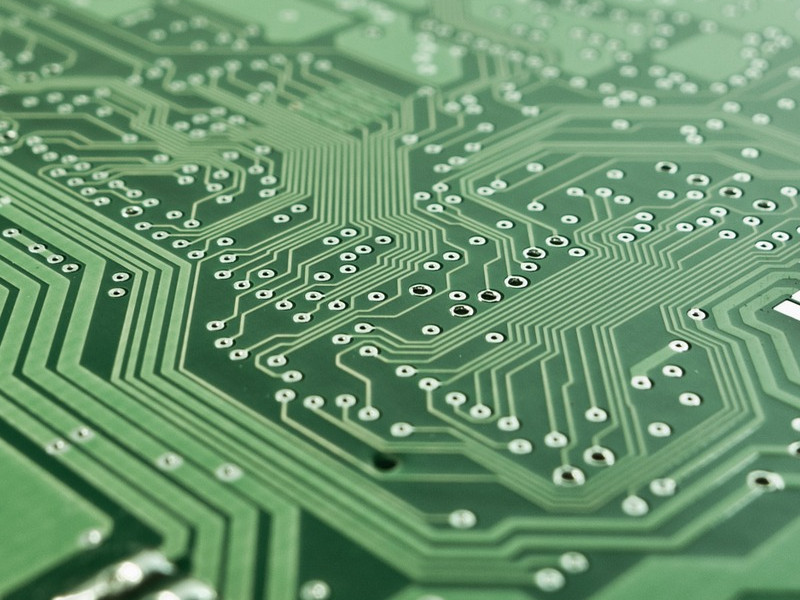 Bez desek plošných spojů by se elektronika neobešla