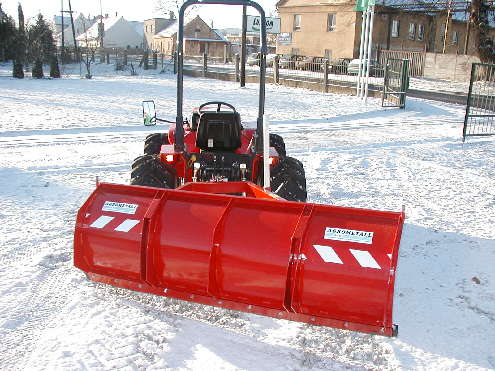 S komunální technikou od Agrometallu už vám sníh dělat vrásky nemusí
