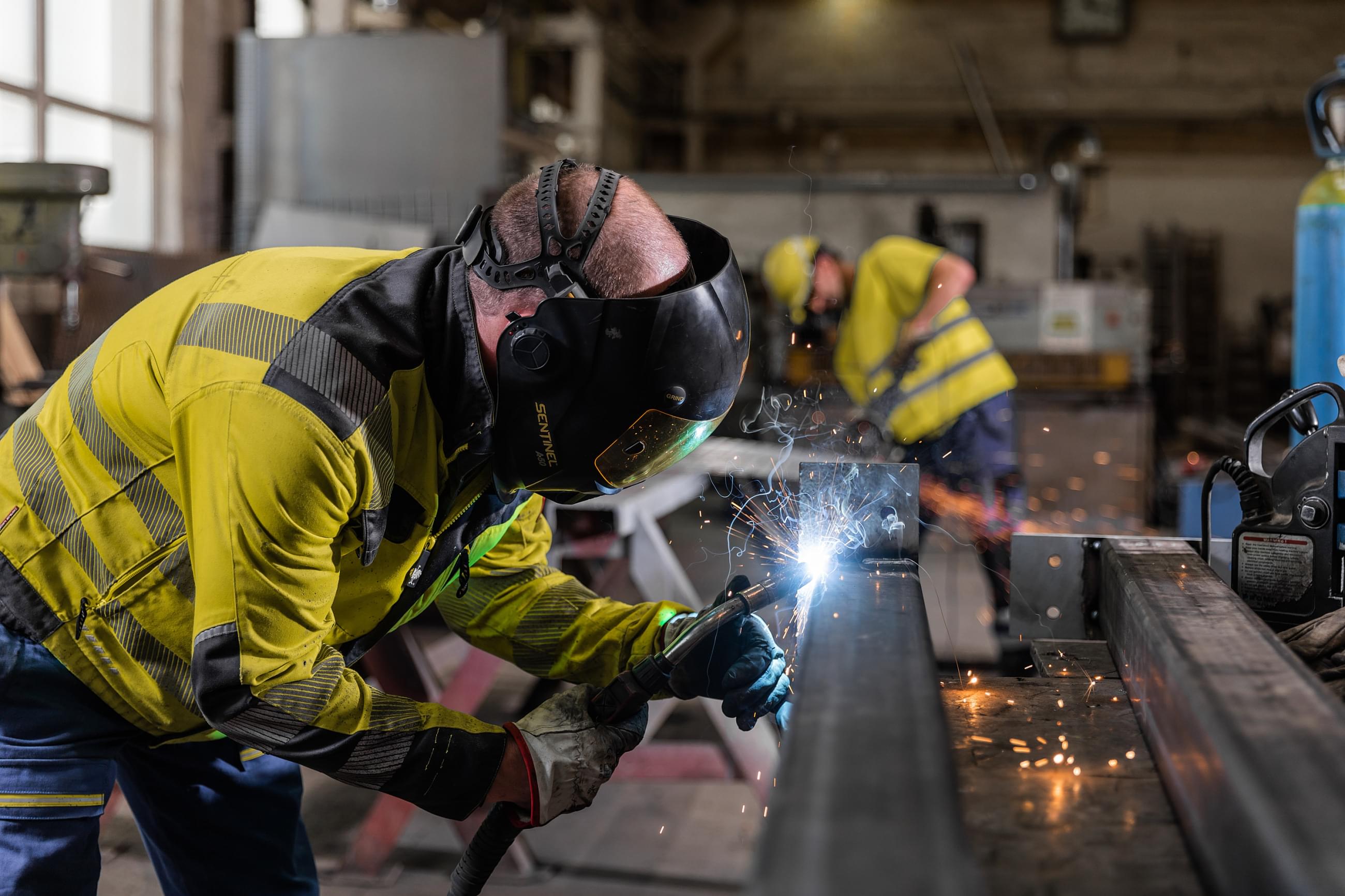 Projekce, výroba, montáž i opravy zařízení cementárenských a vápenických provozů