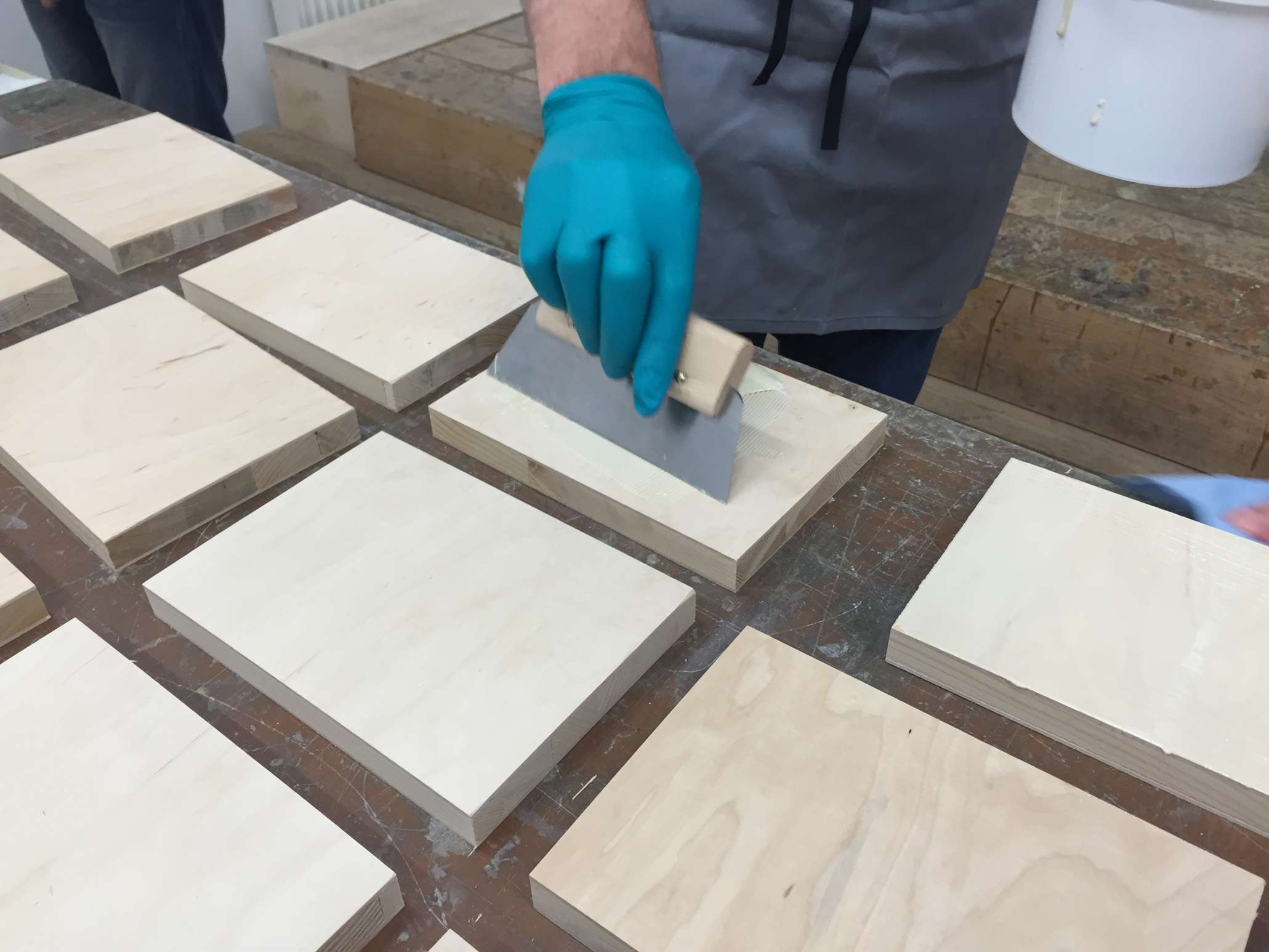 Lepení je neodmyslitelnou součástí moderního průmyslu