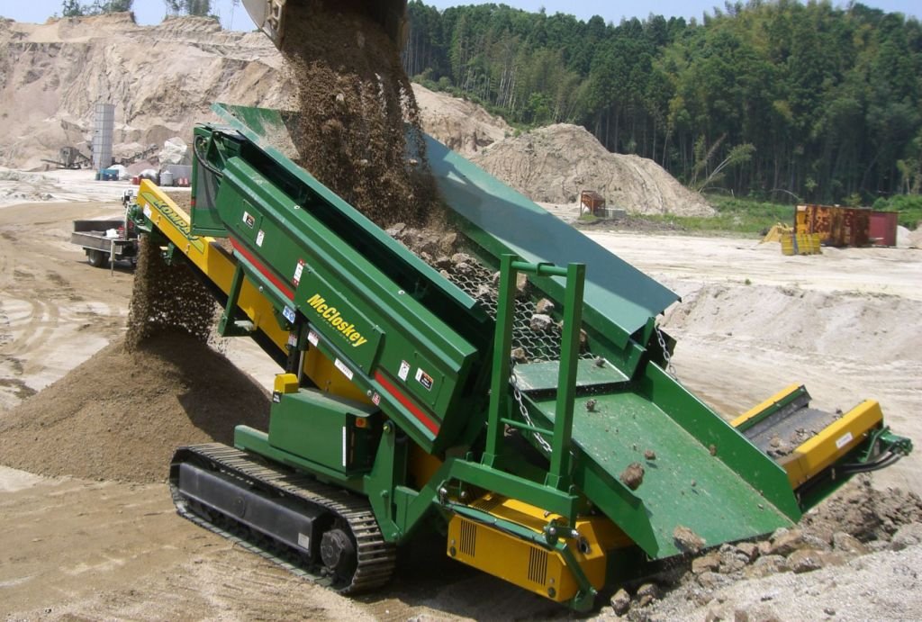 Hvězdy geologického průzkumu a mobilních drtičů